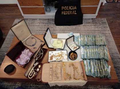 Itens apreendidos em operação da PF