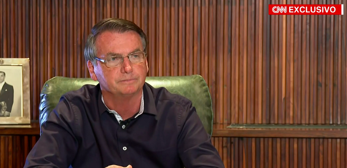 Presidente Jair Bolsonaro concede entrevista exclusiva à CNN neste sábado (21)