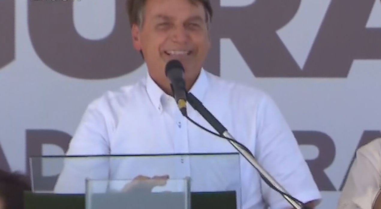 O presidente Jair Bolsonaro fala durante evento em São José do Egito