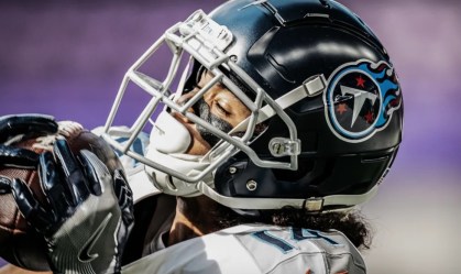 O jogador do Tennessee Titans, Kalif Raymond, em jogo pela NFL em 27 de setembro