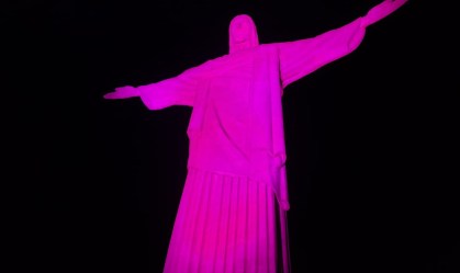 Pontos turísticos do Brasil são iluminados em homenagem ao Outubro Rosa