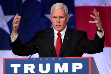Mike Pence em campanha no Arizona, em 2016