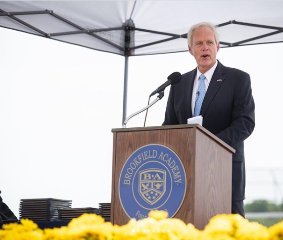 Senador republicano Ron Johnson, de Winsconsin, durante cerimônia em 3 de agosto