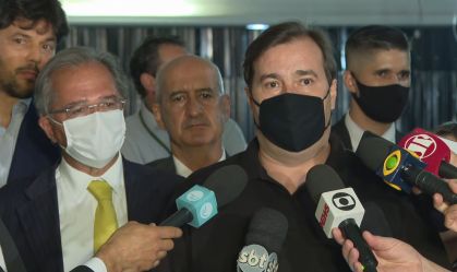 Maia ‘alerta’ Rogério Marinho sobre ataques ao teto de gastos