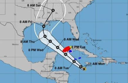 Tempestade tropical Delta deve chegar aos EUA como furacão