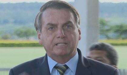 'O pânico é uma doença pior do que o vírus', diz Bolsonaro