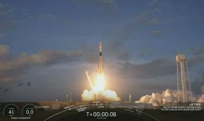 SpaceX lança mais 60 satélites em direção à órbita da Terra