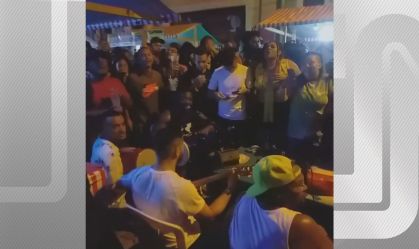 Após liberação da prefeitura, roda de samba registra aglomeração no RJ