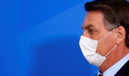 Bolsonaro revoga suspensão de contrato de trabalho