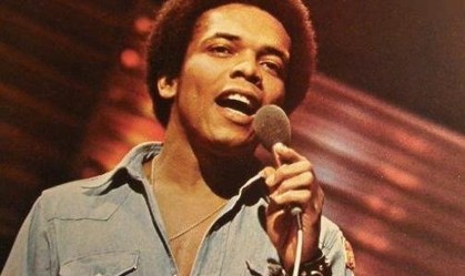 Johnny Nash, cantor de 'I Can See Clearly Now', morre aos 80 anos
