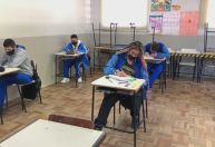 Volta às aulas é importante para saúde mental e física das crianças, diz pediatra