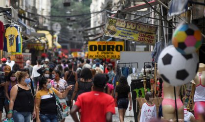 Brasil registra mais 27 mil casos e 729 mortes por Covid-19