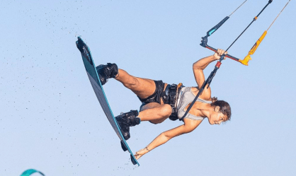 Brasileira de 15 anos vence campeonato mundial de kitesurf online