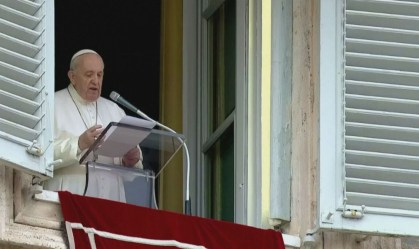 Papa defende que países compartilhem vacinas contra coronavírus