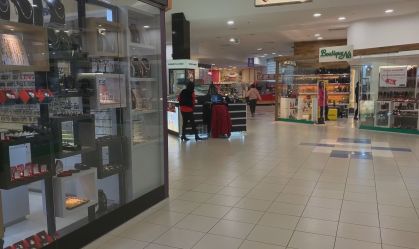 Movimento em loja em shopping de São Paulo
