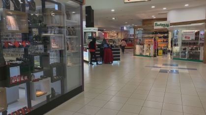 Movimento em loja em shopping de São Paulo