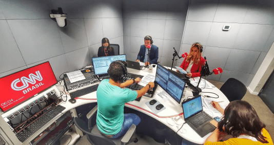 Estúdio da CNN Rádio
