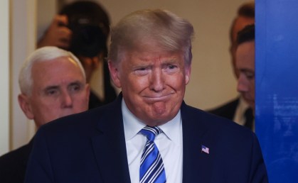 O presidente Donald Trump, durante conferência de imprensa nesta segunda-feira (