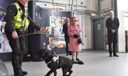 Rainha Elizabeth II faz primeira aparição pública desde o início da pandemia 