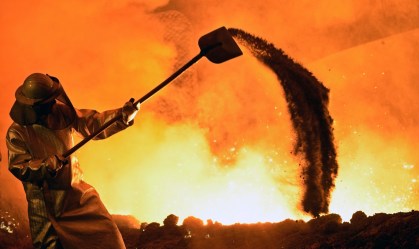 Produção industrial recua em 9 dos 15 locais pesquisados em maio, diz IBGE