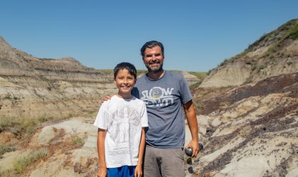 Garoto de 12 anos encontra fóssil de dinossauro de 69 milhões de anos
