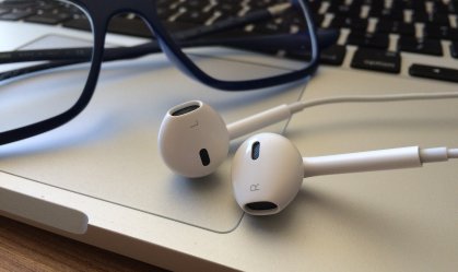 Receitas de música têm alta em 2024 com impulso de assinaturas de streaming