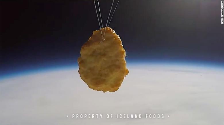 Vídeo mostrou nugget de frango durante viagem espacial