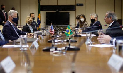 Houve avanço mais consistente, diz especialista sobre acordos bilaterais com EUA