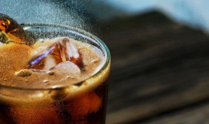 Bolsonaro mantém redução de imposto sobre refrigerantes