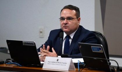 Senado aprova indicação de Jorge Oliveira para TCU