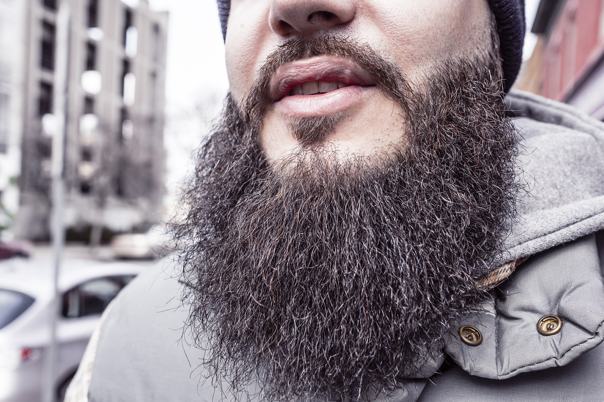 Crescem as dúvidas sobre manter ou não a barba por causa da COVID-19