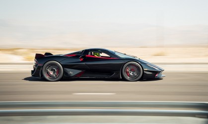SSC Tuatara bate recorde de velocidade ao chegar a 508 km/h