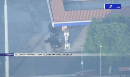 Homem abastece carro duas vezes durante fuga nos Estados Unidos; assista