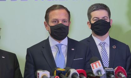 Pazuello defendeu posição correta com base na ciência, diz Doria sobre Coronavac