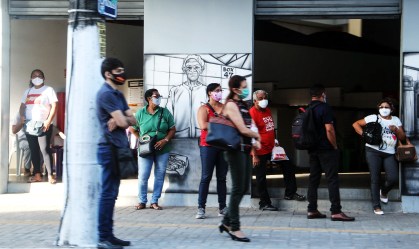 Brasil confirma mais 24.818 casos e 566 mortos por Covid-19 em 24 h