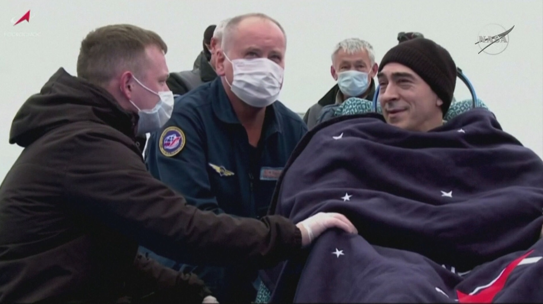 Astronauta que voltou à Terra após seis meses no espaço