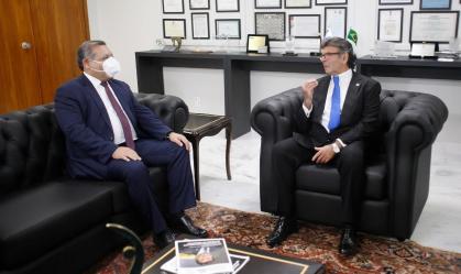 Após ser nomeado, Kassio Marques visita Luiz Fux; posse será dia 5 de novembro