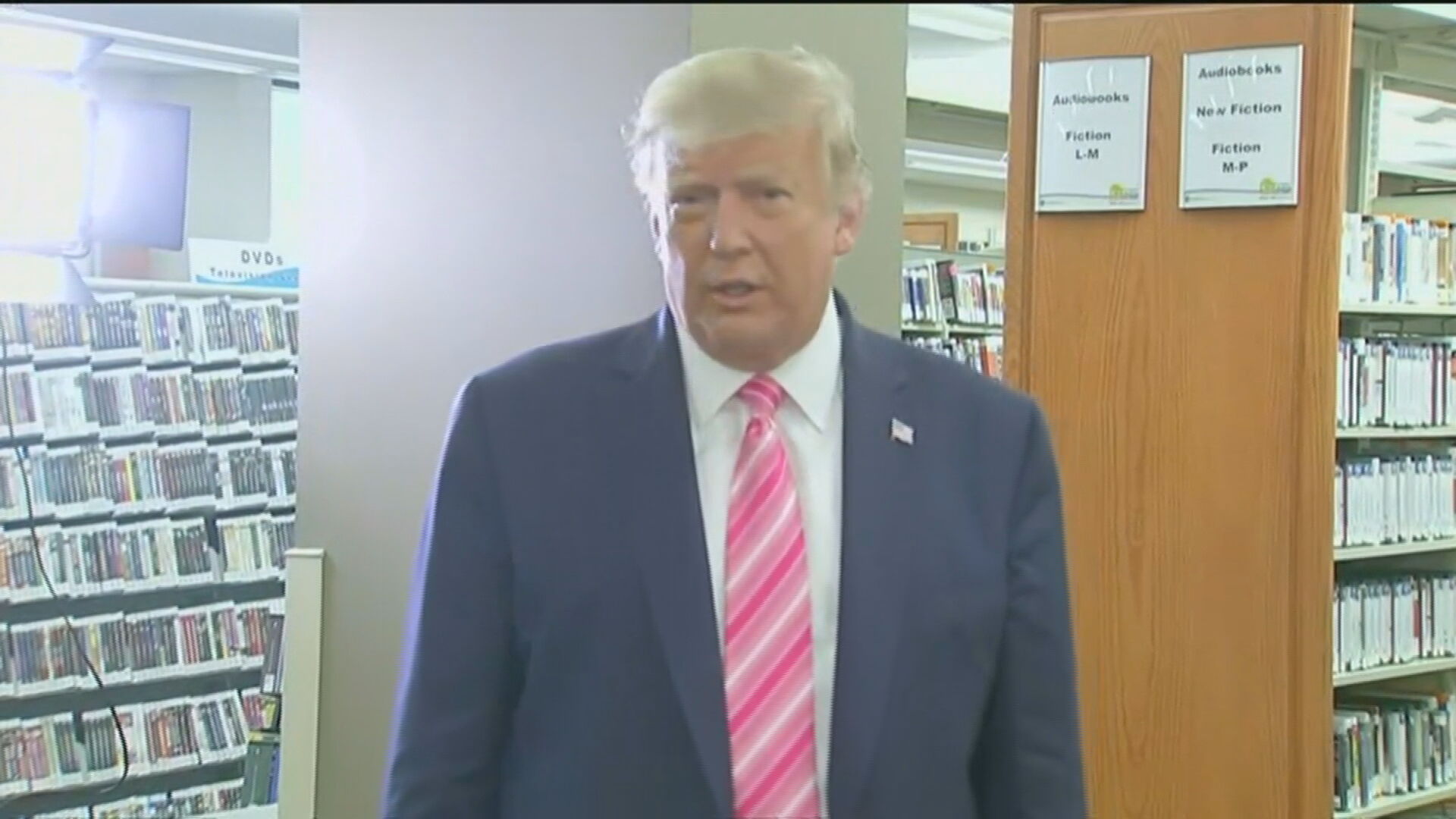 Donald Trump fala com jornalistas após votar na Flórida