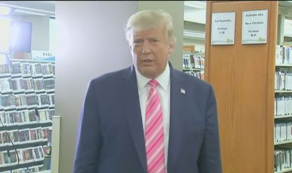 Trump vota antecipadamente na Flórida, estado-chave na eleição americana