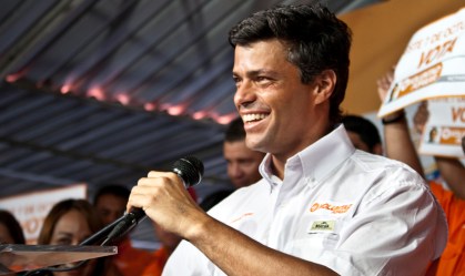 Opositor de Nicolas Maduro, Leopoldo López foge da Venezuela