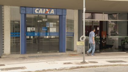 Caixa e Polícia Federal investigam golpes no saque do FGTS (24.out.2020)