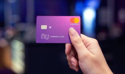 Warren Buffett investe US$ 500 milhões no Nubank; Stuhlberger também faz aporte