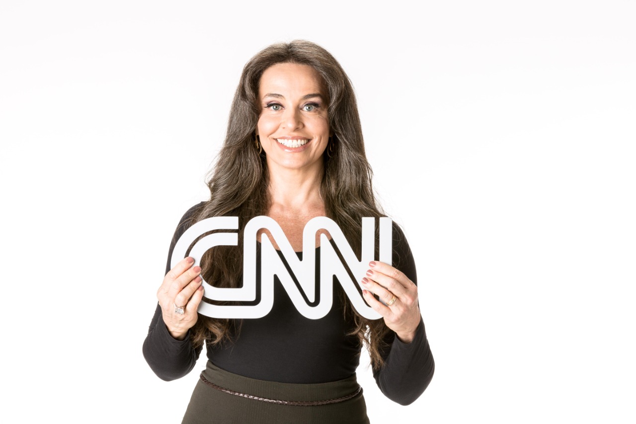 Carla Vilhena, apresentadora da CNN