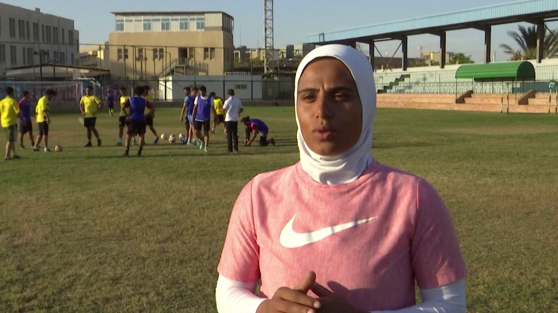 Faiza Heidar tornou-se primeira mulher a treinar time masculino no Egito