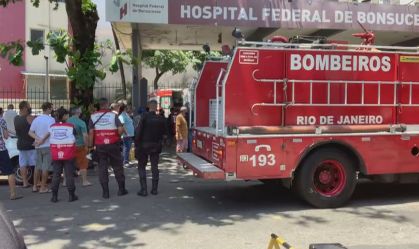 Oito pacientes com Covid-19 são transferidos de hospital incendiado no Rio