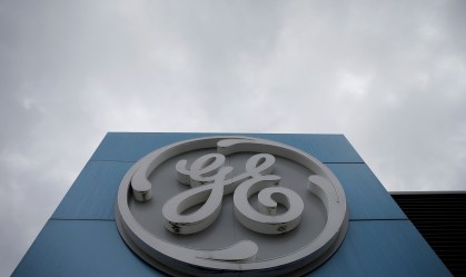 GE reduz prejuízo no 3º tri, vai cortar custos no setor de aviação