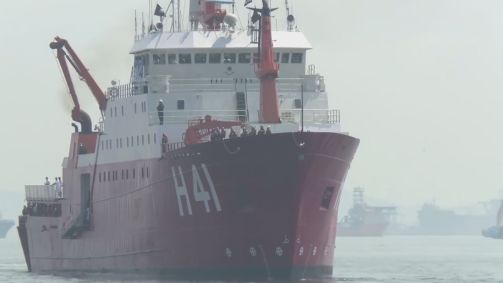Navio com destino à Antártida faz parada no RS
