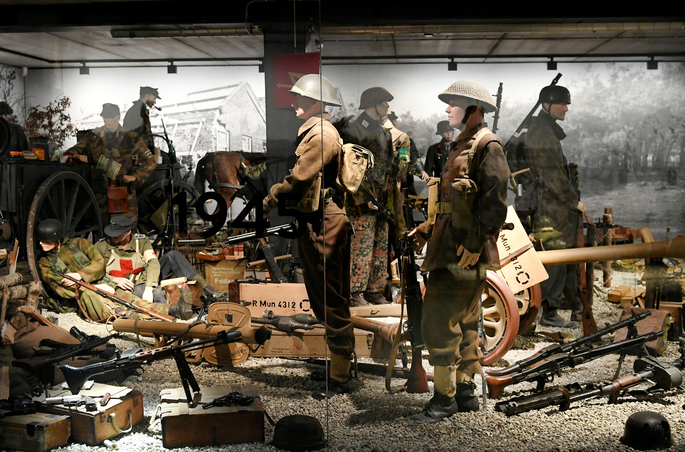 Itens da Segunda Guerra expostos em museu da Holanda