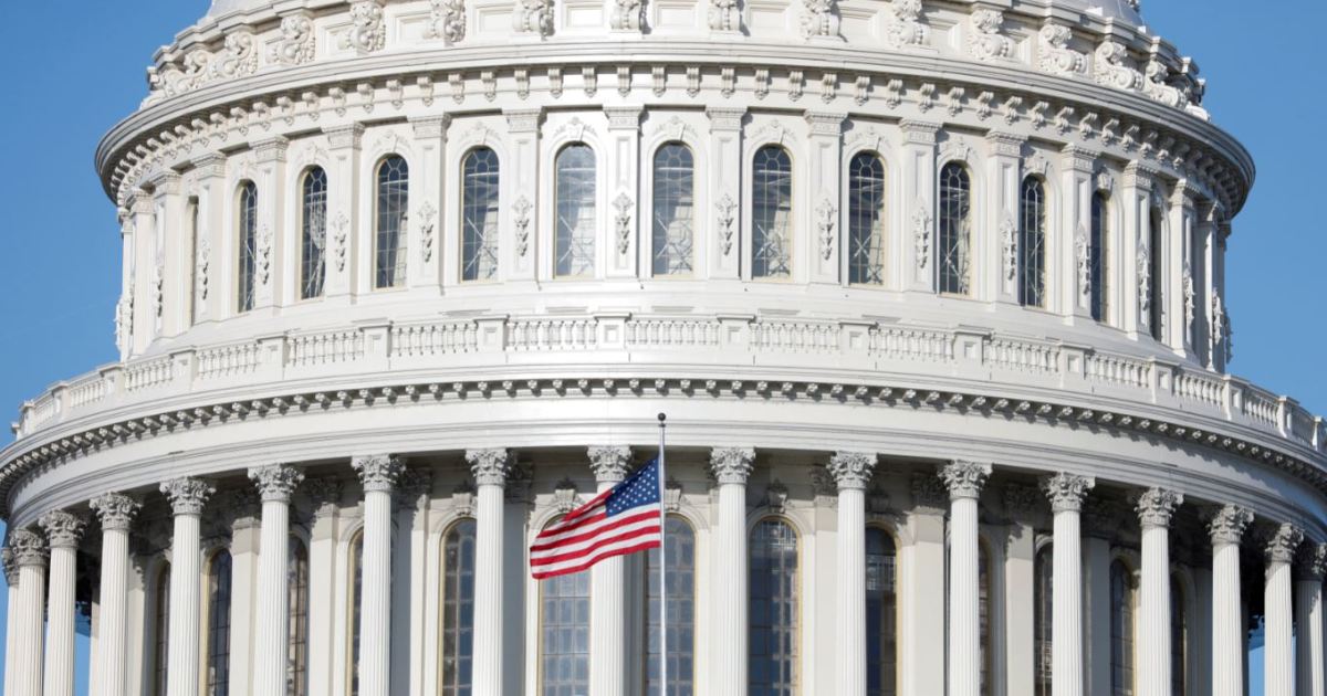 Imagem do Capitólio em Washington durante discurso presidencial