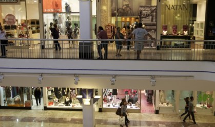 Shoppings e lojistas travam queda de braço sobre aluguel durante fechamentos